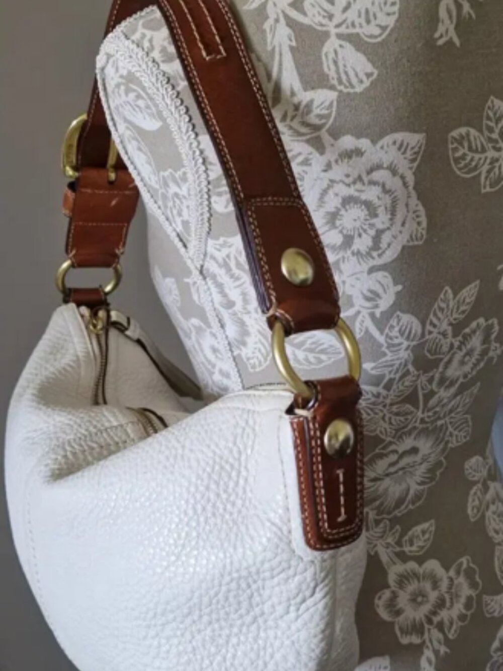 Vintage Y2K Coach Soho Hobo Ivory Leather Buckle Shoulder Bag Brown Trim